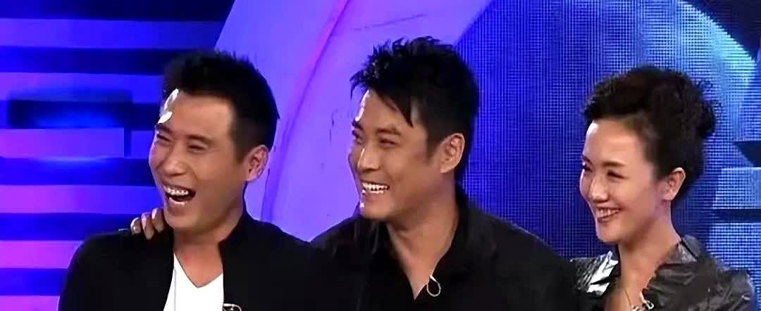 你看李乃文和唐旭，绝不会是演的，台剧谢幕时，李乃文仰着头拼命憋泪，喉咙哽得说话都