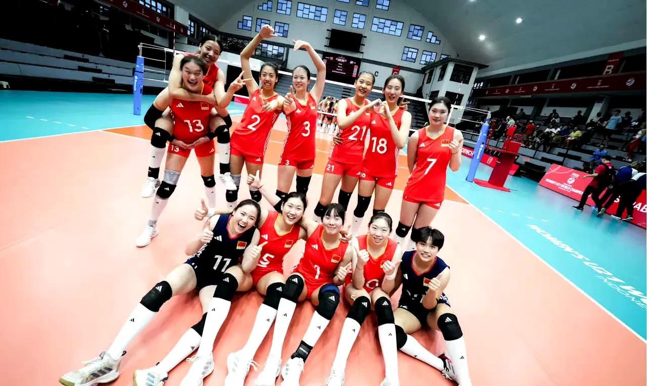 中国U21女排1/8决赛比赛结束，中国女排以3:0横扫泰国女排，顺利进入世锦赛的