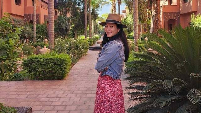 香港知名女星举家移居非洲，混血儿子颜值高，到美国陪母亲终老