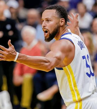 库里和安德玛官宣解约。据安德玛官方和库里方面确认，双方正式终结合作。
库里和安德