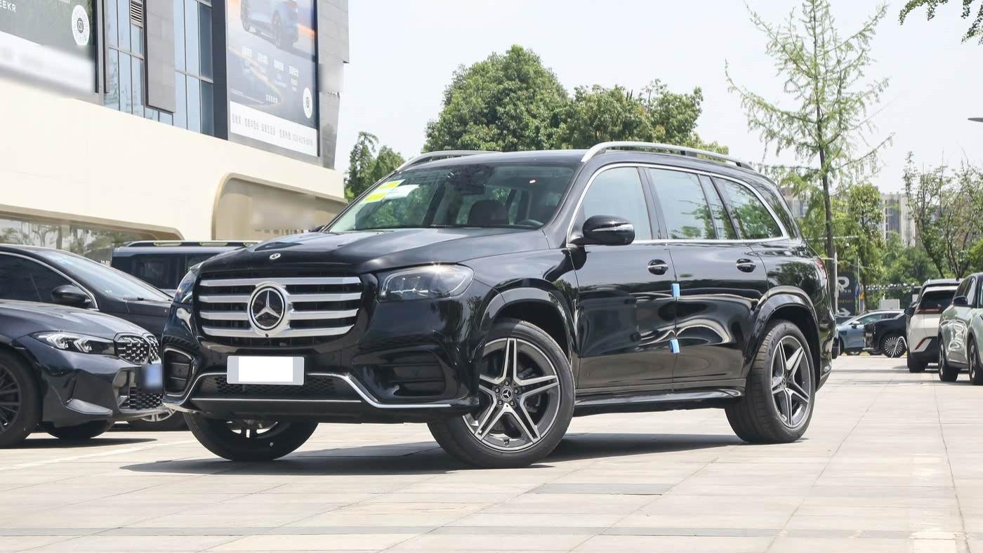 全新奔驰大型SUV到店！车长超5米2，配大七座，搭载3.0T轻混+四驱