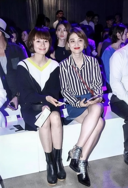 袁泉，168cm，梅婷，167cm，淳朴大气的大姐气质，喜欢她俩的人可不少。
