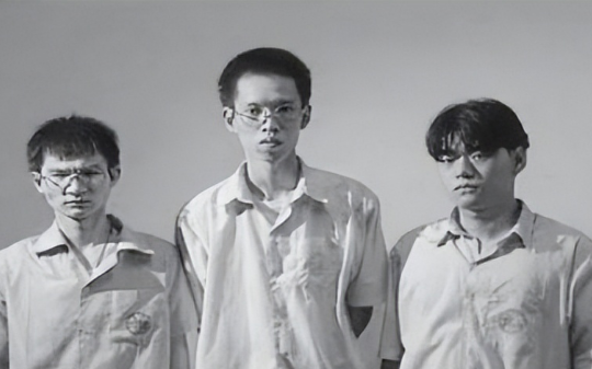 两匪徒持枪杀人潜逃，引发建国以后最惨烈的警匪枪战：柴河沿战役