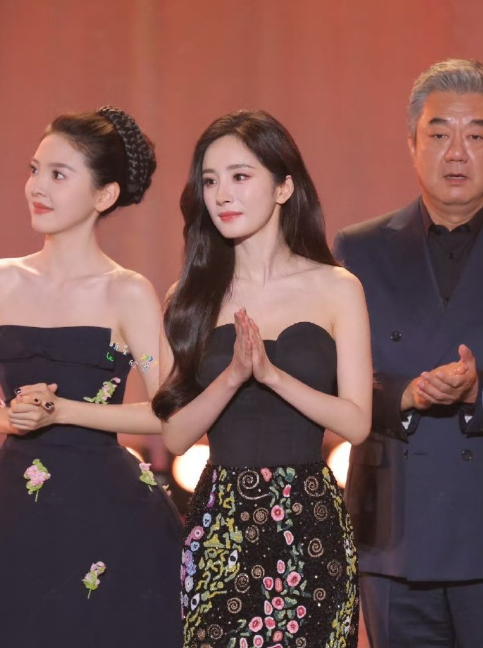 章若楠杨幂同框，颜值太惊艳了，一点也没输 ​​​