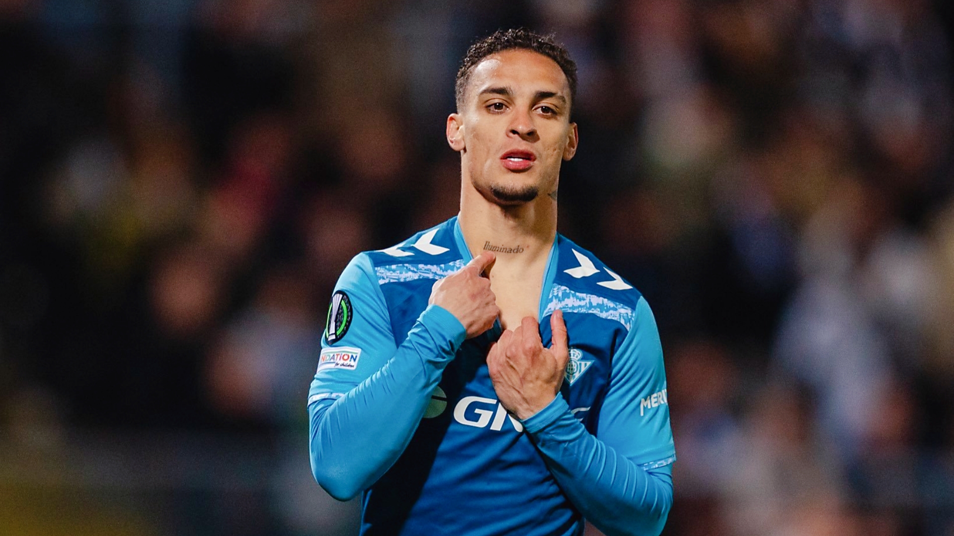 “圆神”安东尼在欧联杯次回合比赛中闪耀全场，帮助球队顺利晋级。
安东尼全场长途奔