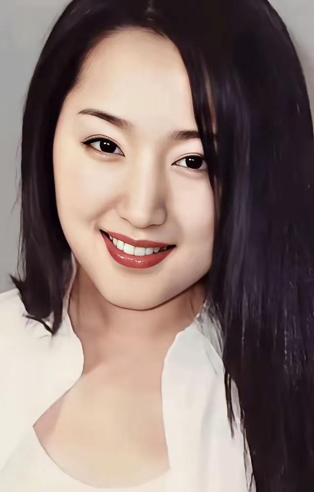 终于知道杨钰莹为什么单身了！
原因很简单
不是还爱赖文峰，也不是心气太高，而是她