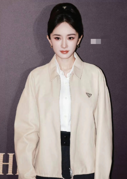 杨幂Prada女王，好精致的妆容，杨幂不论衣品，审美真的遥遥领先，平凡人遇到这样