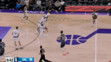 马尔卡宁进攻观察：有无球结合全面技术，33+7带队取胜