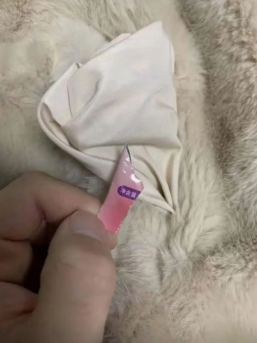 女朋呀包里是什么东西啊？