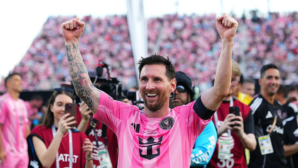 美职联-迈阿密国际3-1夺冠 梅西1策动2助攻斩获第47冠