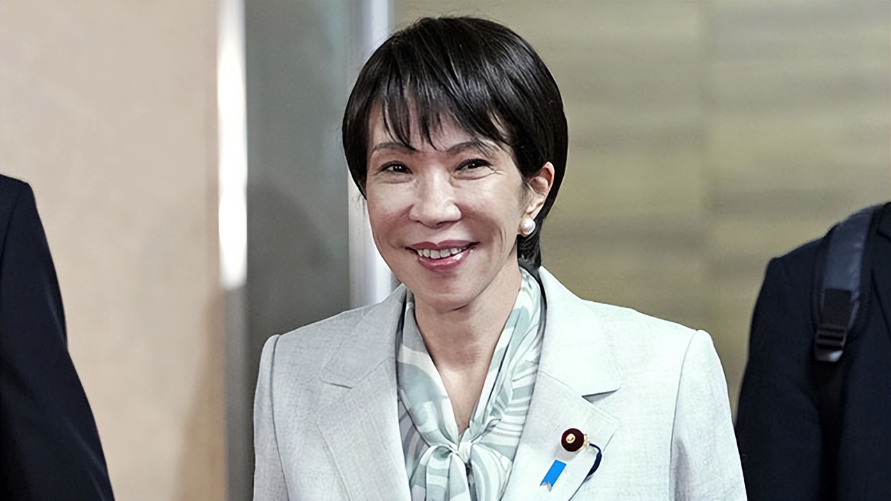 高市早苗仍在硬撑，日本民意现微妙变化，中方反击如何拿捏火候？