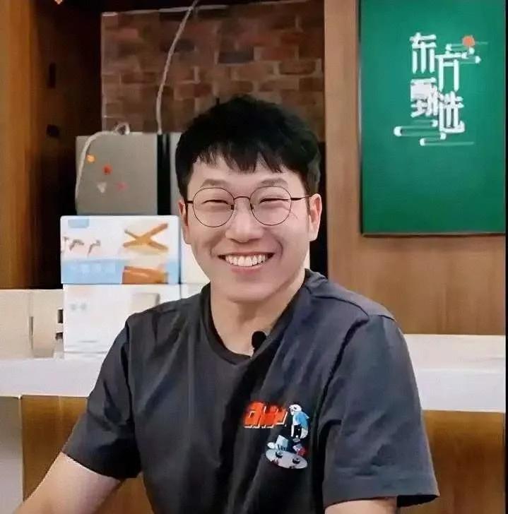 顿顿终于选择离开东方甄选了，
最难过的人不是老俞，而是石明。
他连想走的心都有了