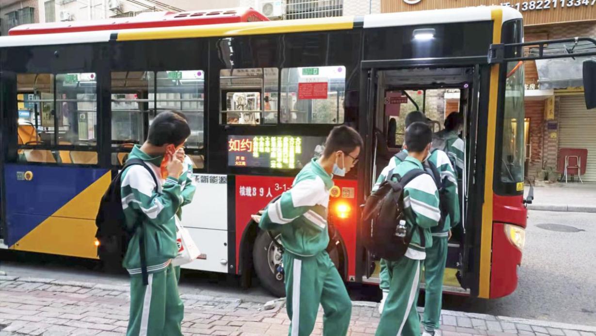 东领推荐|校园周边：青春气息的烟火角落