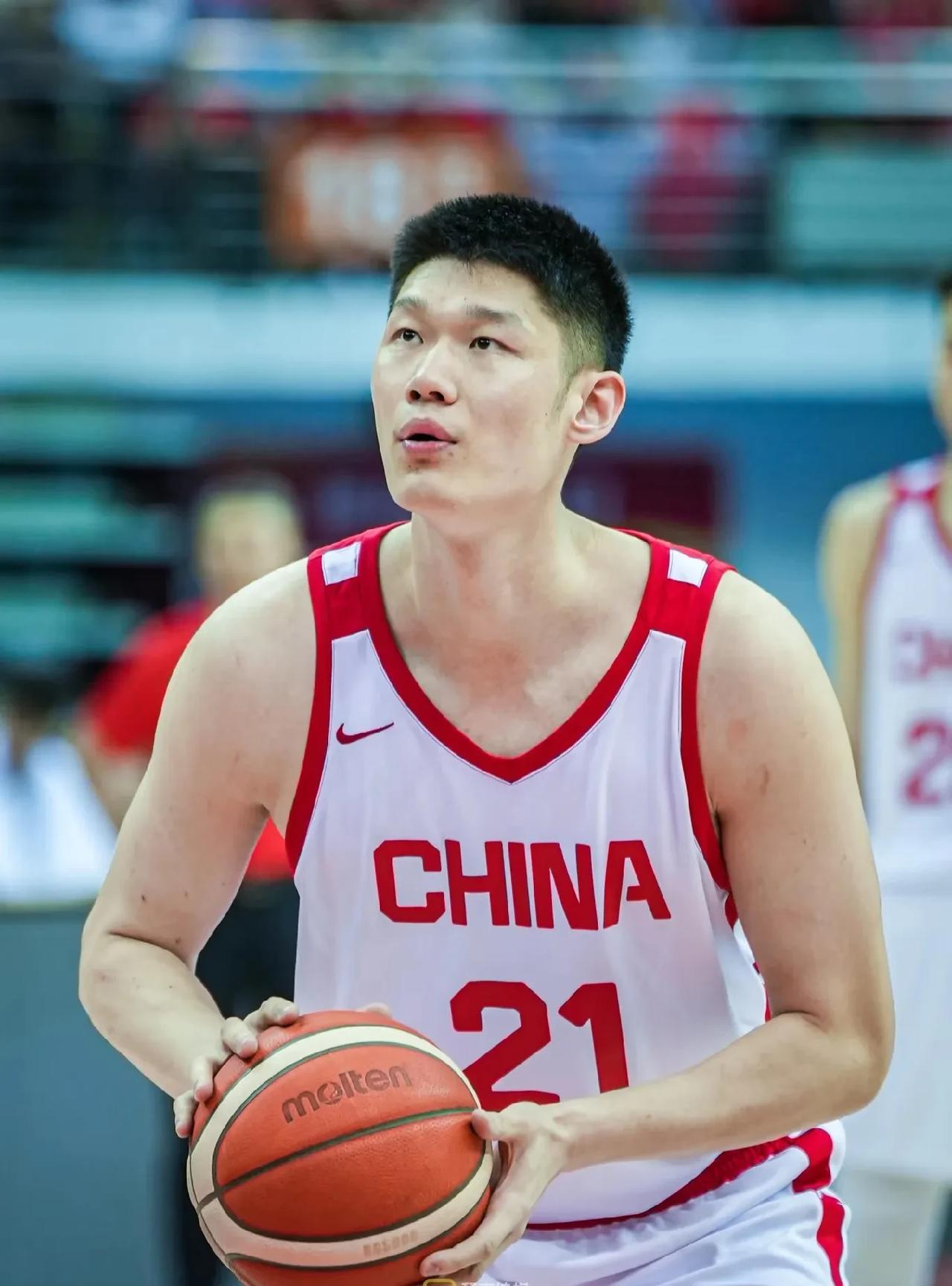 #头号创作者激励计划#
实话实说，胡金秋已经成为中国男篮的领军人物！
不愧是中国