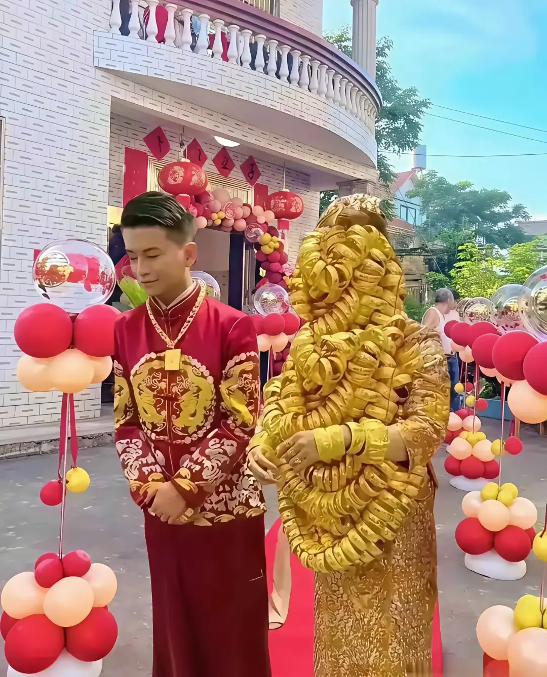 一看便知，新娘美若天仙