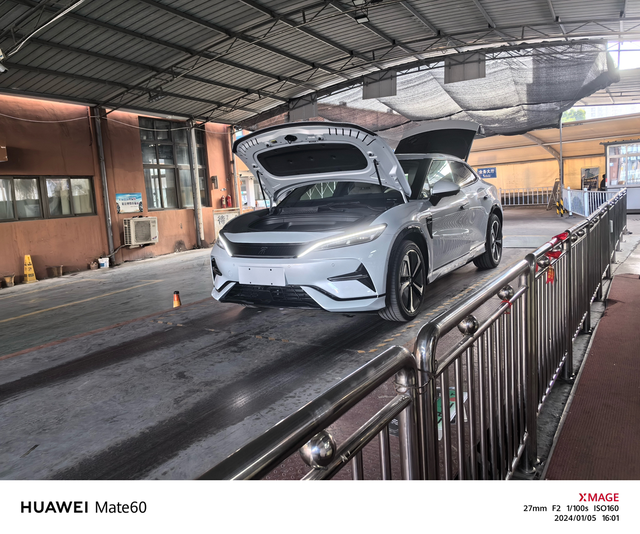 一年左右时间亏十万
当初买宋LEV也是机缘巧合 当时是去看的极氪001一切都谈妥