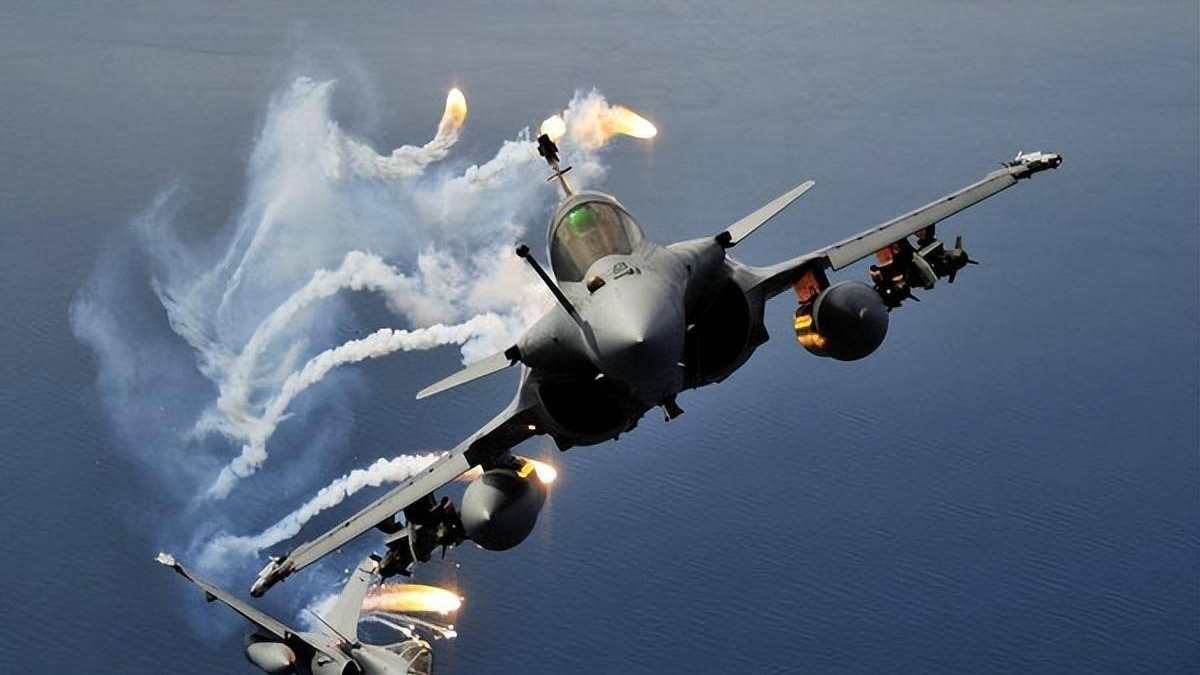 3名阵风飞行员当场死亡，超250人阵亡，终于理解印度拒绝公布战损