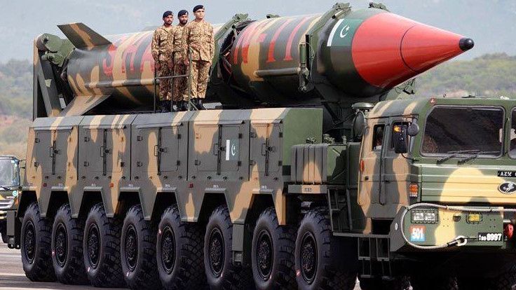 在全球9个拥核国中，巴基斯坦又穷又落后，是如何造出核武器的？