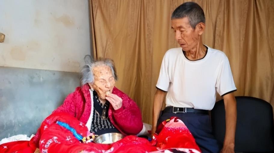 “中国长寿之母”今年元旦离世，1902年出生的林蛇母，共有100多名儿孙，可让人