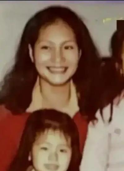 #大s、小s谁更美#讲真，姐妹俩的颜值在美女如云的娱乐圈，真算不上高，顶多中等，