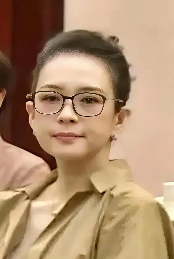 央视特写镜头里出现了章子怡，真的让人有些欣喜若狂呢！
之前央视镜头里出现过电影协