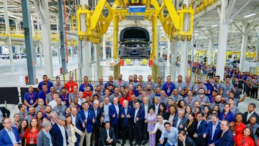 比亚迪第1400万辆新能源车巴西工厂下线，将创造超两万个就业岗位