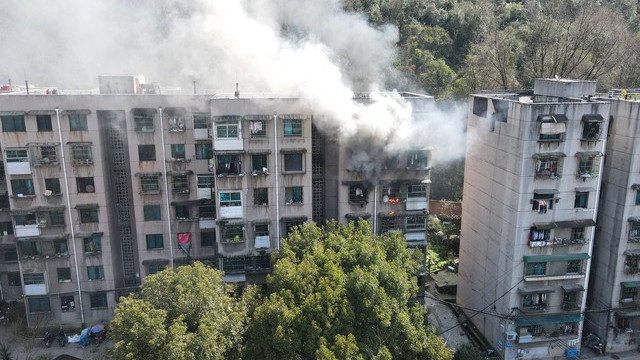 一声巨响撕裂午后宁静，太原光明路小区突发爆炸，浓烟中的小区到底经历了什么？