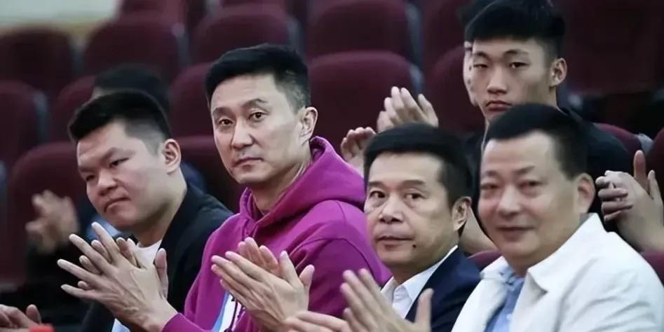 下赛季，观看人数必定爆满的三家俱乐部[灵光一闪]！
1. 广东宏远
2.北京首钢
