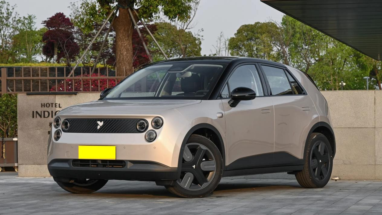 剑指宝马MINI！萤火虫上市，暂无法与蔚来、乐道品牌共享换电站！