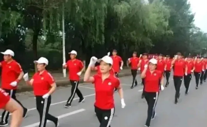 最近网上疯传的暴走团事件想必大部分人都十分讨厌，但为什么这么多人都在反对，却没有