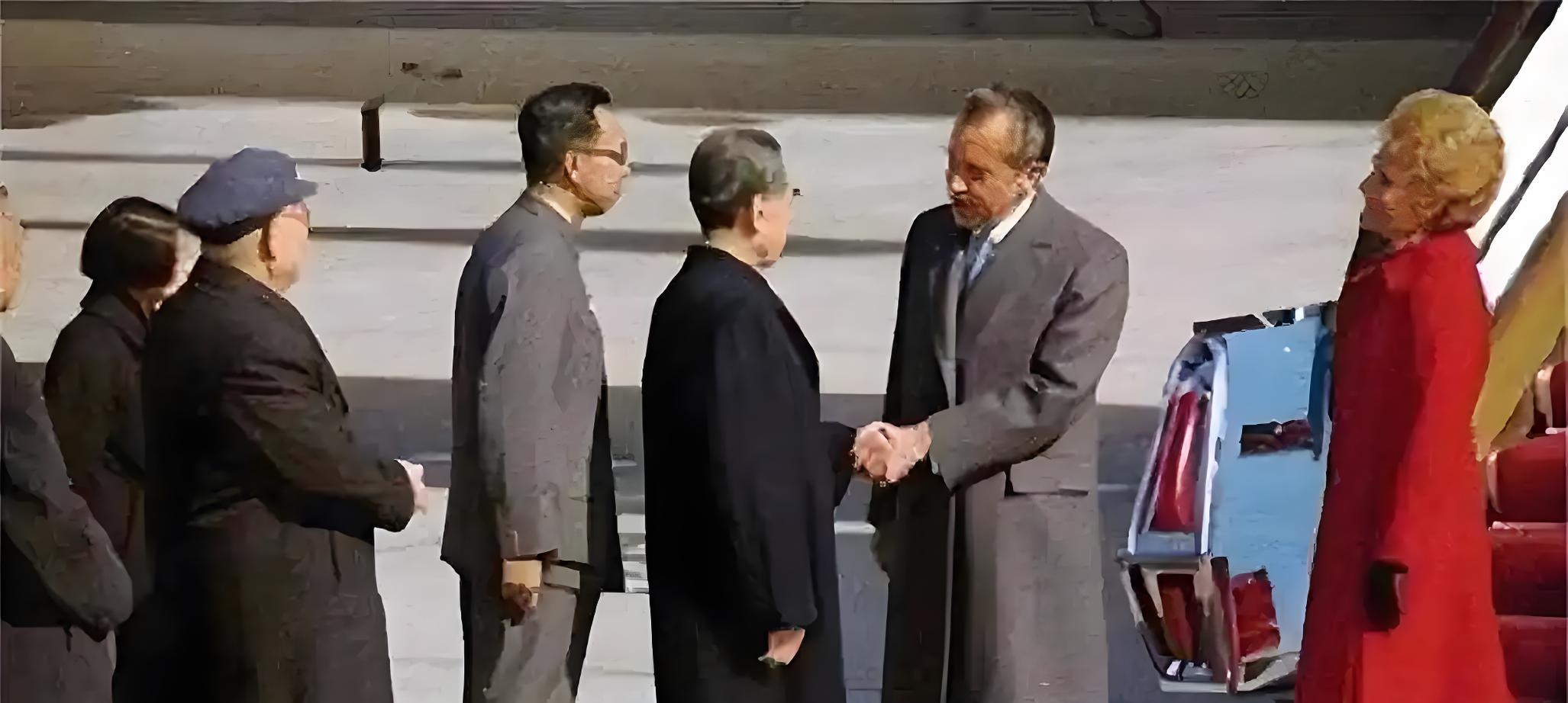 只要北约打败俄罗斯，不容置疑的是这个武装到牙齿的军事组织就会调转枪口，杀向东亚，