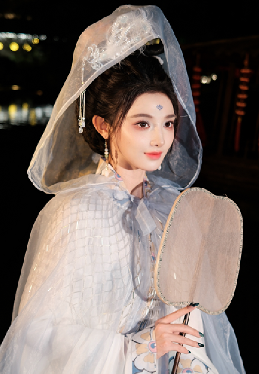 彭晓苒的古风中秋美照，这是你想象中的广寒仙子吗？