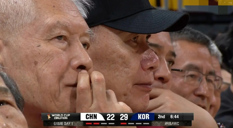 中国男篮4分之差输给韩国男篮，凸显两支男篮近三十年最大的区别：
韩国男篮无论怎么