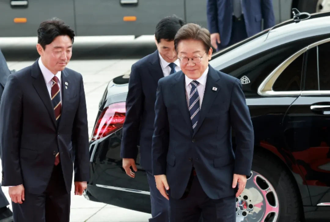 知识截止2024，信息可能过时啦











李在明要搞大事！国会山风
