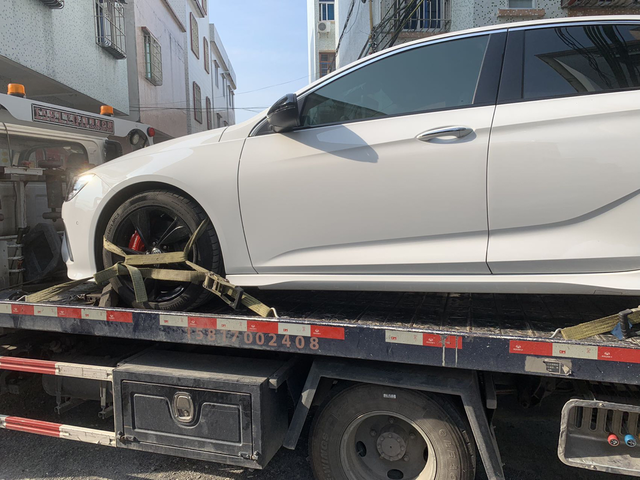 心累第三个油泵了
带着全家大小出远门游玩，熄火后车子就打不着了，叫拖车足足搞了一