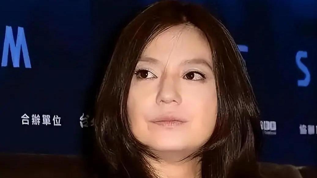 又欠了1590万！股权也被再冻结，“女巴菲特”赵薇彻底崩盘
