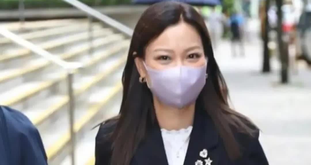 郑中基前妻 余思敏最近真够惨的！  跟前夫郑中基为了孩子抚养费撕破脸闹上法庭，每