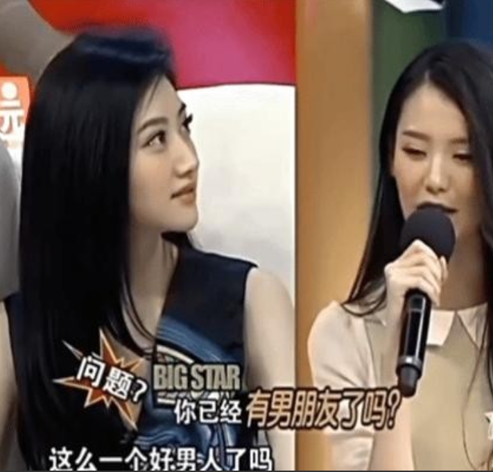 当年景甜在娱乐圈横空出世时，多少人盯着她背后神秘的资源网？

如今再回头看，她那