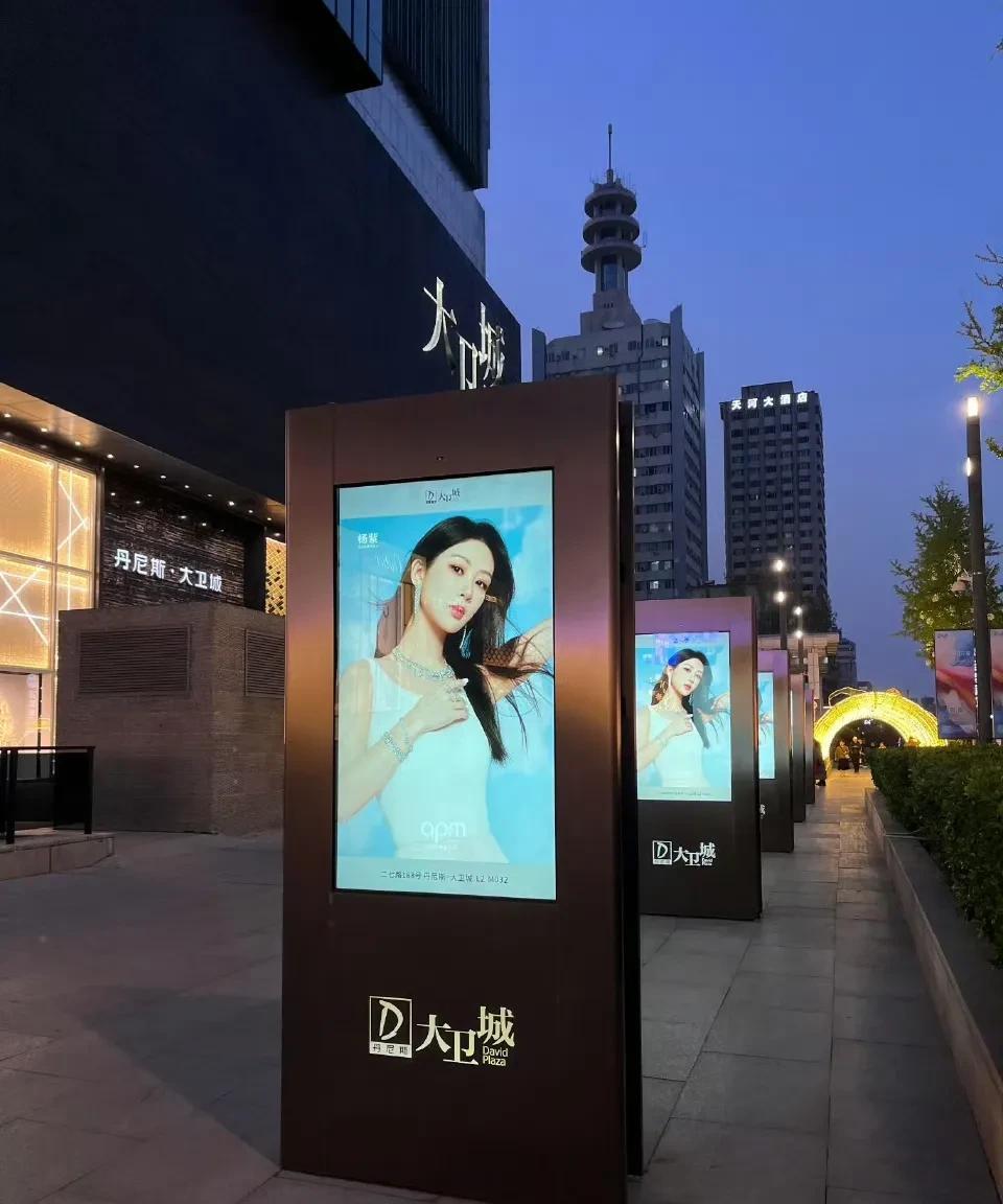 我真的想夸一夸品牌霸霸啊！杨紫作为A P M全球代言人真的很受品牌方喜欢！而且我