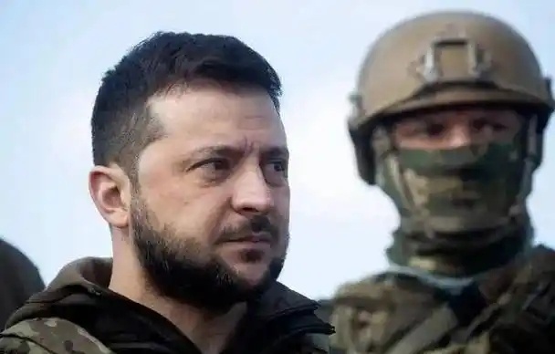 [兔子]为什么乌克兰都快灭国了，还不愿意投降？



说白了，一旦乌克兰投降，不