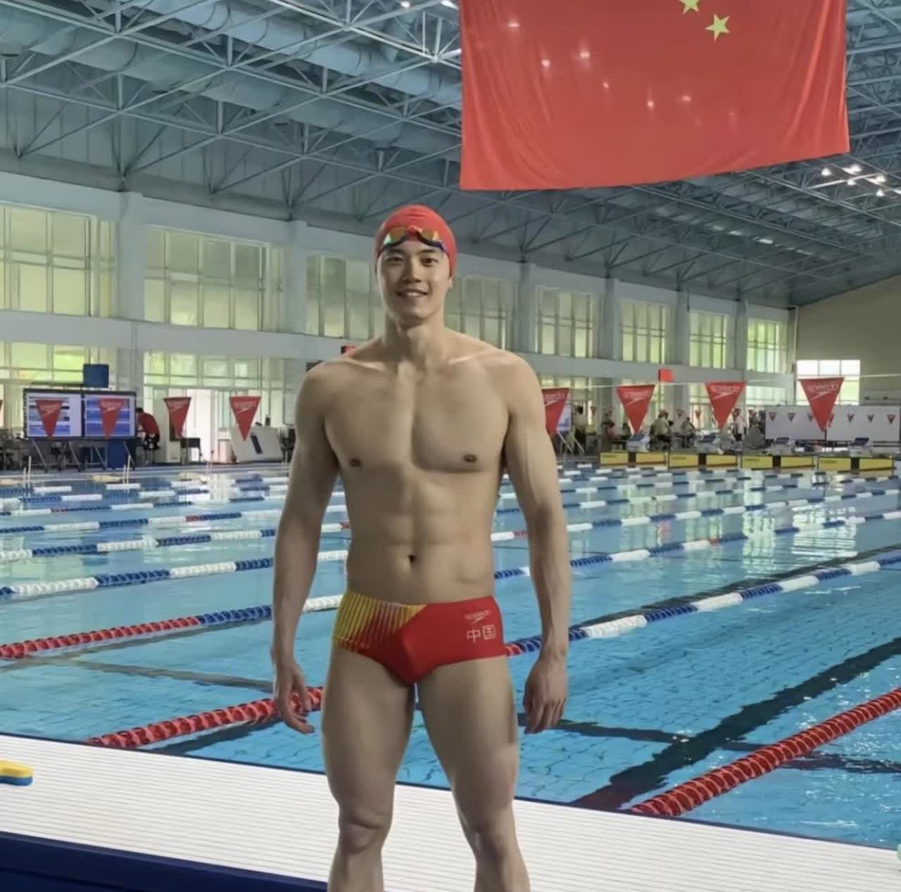 汪顺这张照片应该很多人没有看过
因为这张照片实在是太过于权威了
但是还是有很