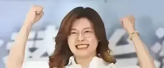 除了郑丽文外，罗智强也宣布加入竞争蓝营主管阵线。
个人观点郑丽文还是比较适合。理