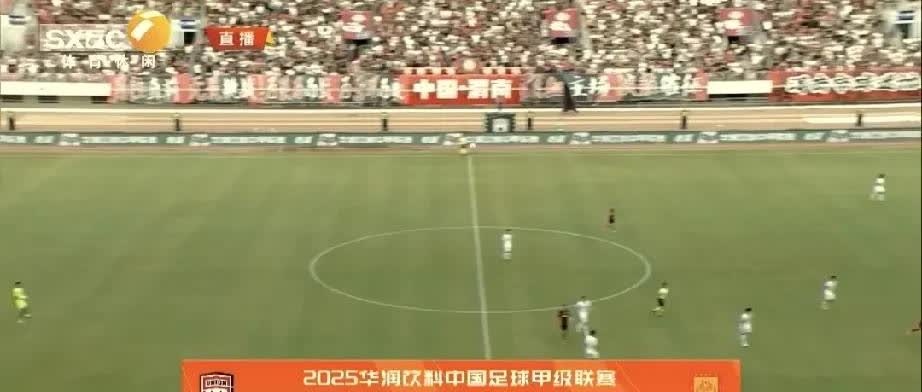 陕西联合与重庆铜梁龙的上半场比赛已经结束，陕西联合在主场以0:2的比分落后于重庆