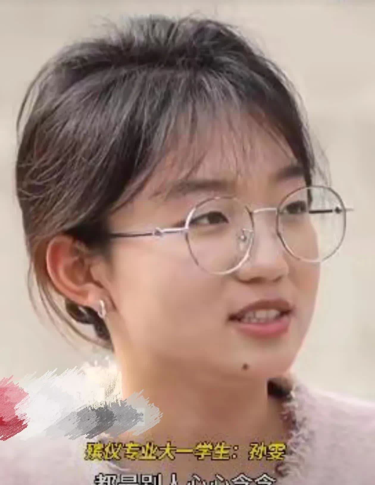 19岁，大多数女孩还在享受青春的无忧无虑，而05后的孙雯，却已选择用勇气和爱，担