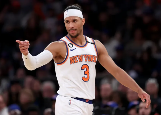 NBA常规赛，尼克斯125-135不敌公牛。
近日，尼克斯球员约什-哈特在接受记