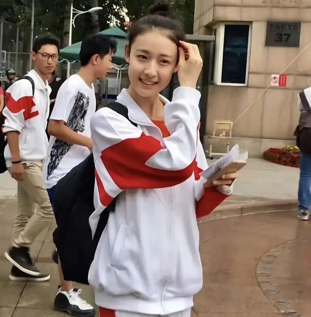 杨琪茹年轻时候就这么漂亮了