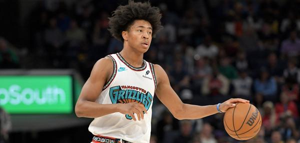 据ESPN报道，孟菲斯灰熊队在将德斯蒙德·贝恩交易至奥兰多魔术队后，将二轮新秀杰