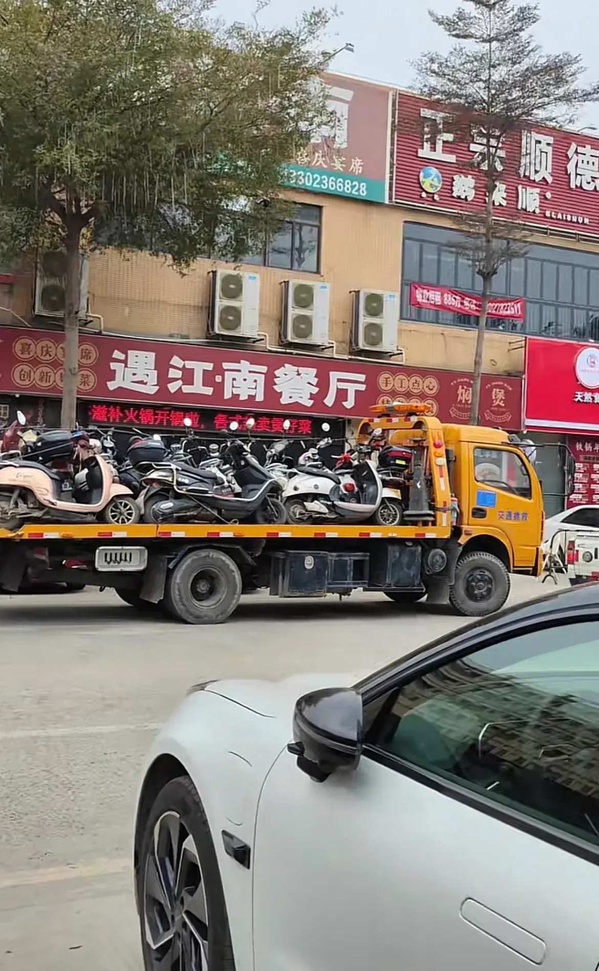 天天都抓老百姓的车，无语