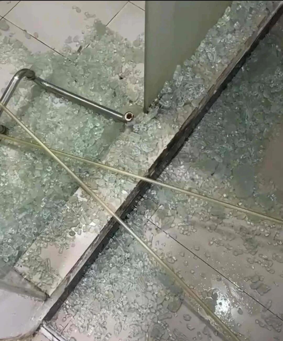 突然爆了，怎么跟房东说