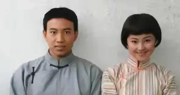 陶斯咏，一个在革命浪潮中别具风采的女子。她与毛泽东的相遇，如同两颗璀璨星辰的短暂